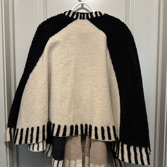 Beautiful Brand New Cape - Picture 4 of 4